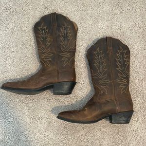 Ariat Cowgirl Boots. Almost new!